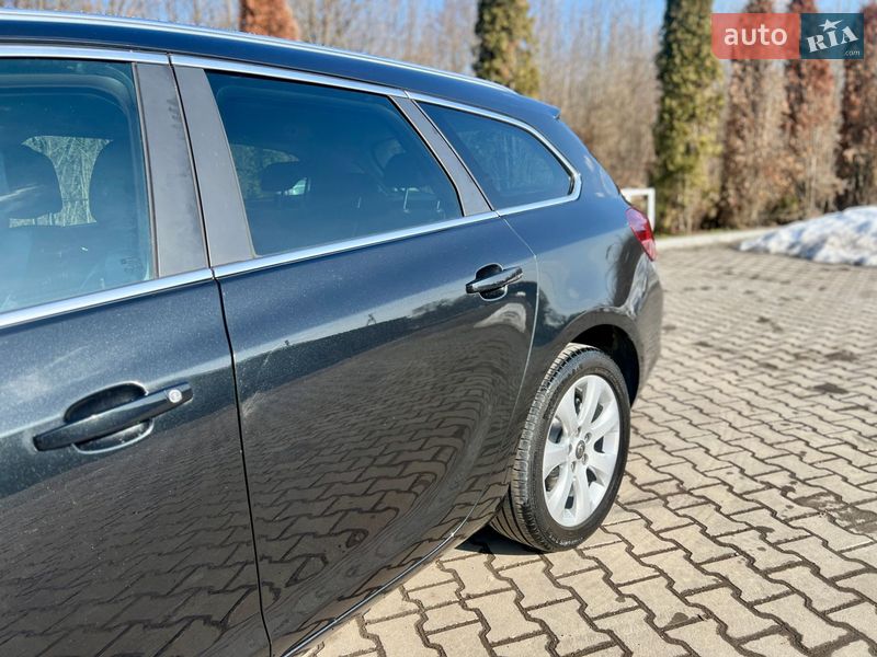 Универсал Opel Astra 2014 в Ивано-Франковске