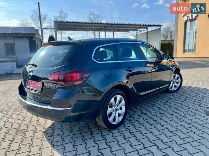 Универсал Opel Astra 2014 в Ивано-Франковске