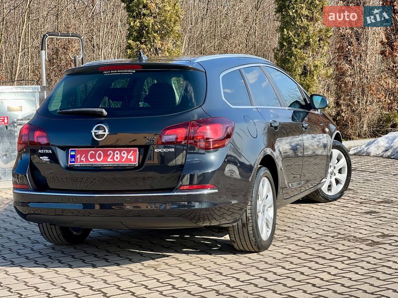 Универсал Opel Astra 2014 в Ивано-Франковске