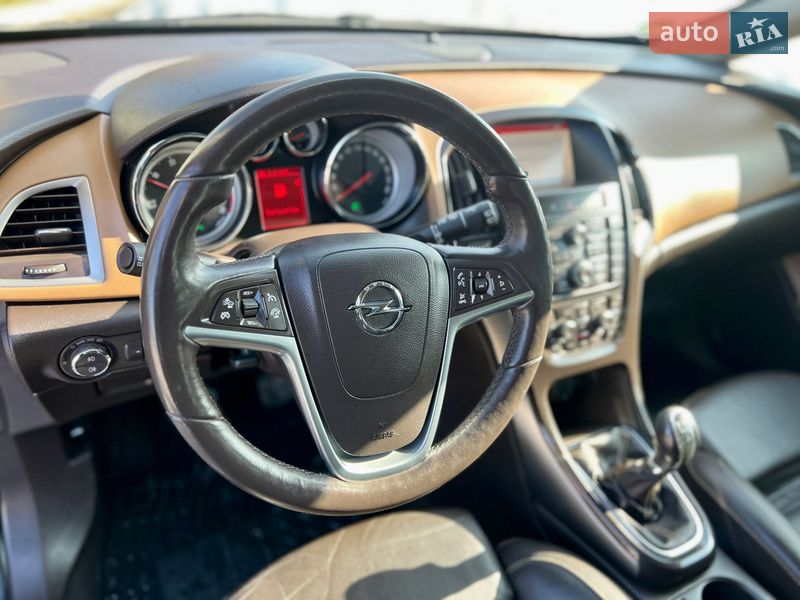 Универсал Opel Astra 2014 в Ивано-Франковске