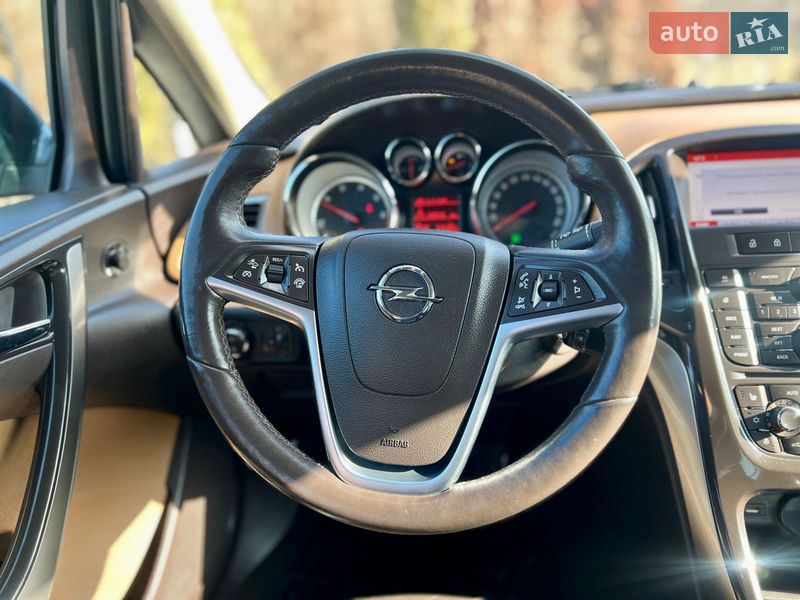 Универсал Opel Astra 2014 в Ивано-Франковске