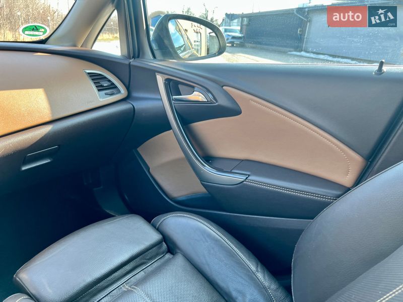 Универсал Opel Astra 2014 в Ивано-Франковске