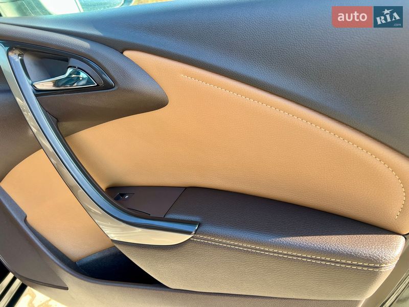 Универсал Opel Astra 2014 в Ивано-Франковске