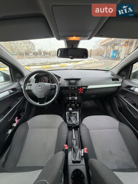 Универсал Opel Astra 2010 в Полтаве
