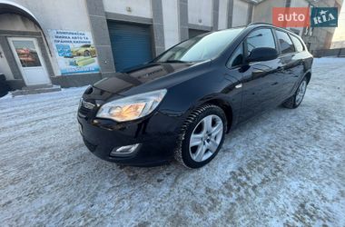 Универсал Opel Astra 2011 в Черновцах