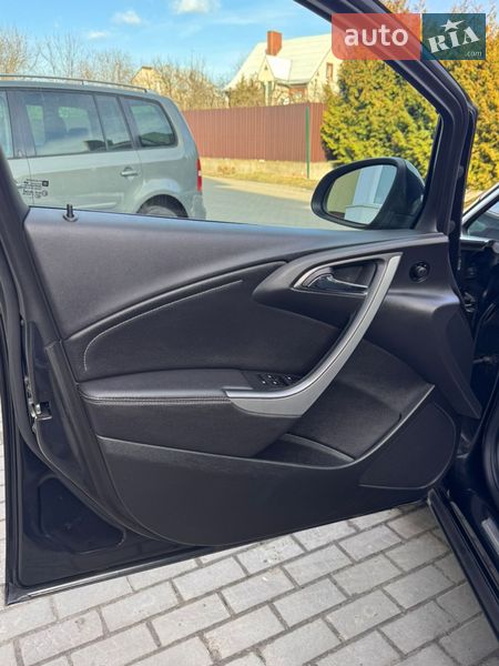 Универсал Opel Astra 2013 в Луцке