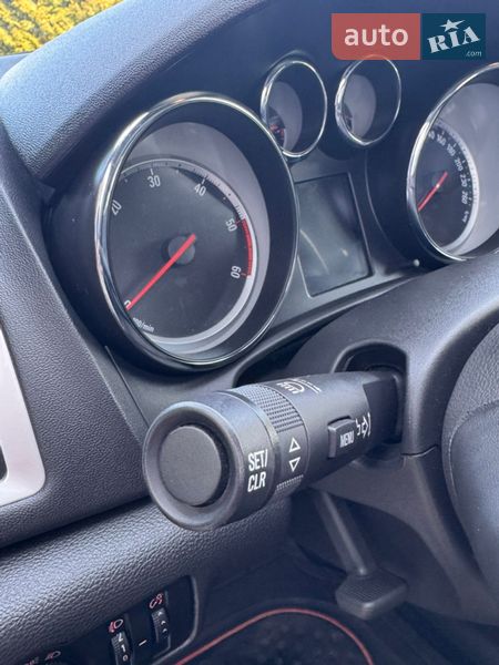 Универсал Opel Astra 2013 в Луцке