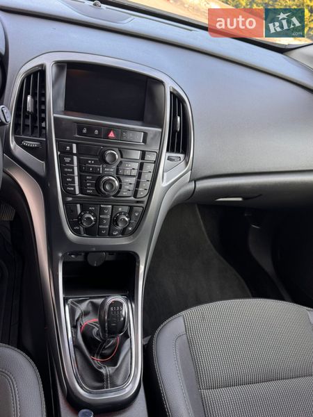 Универсал Opel Astra 2013 в Луцке