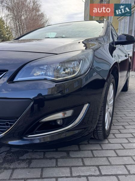 Универсал Opel Astra 2013 в Луцке