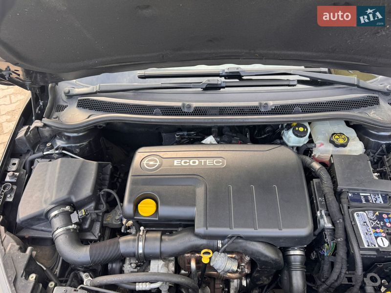 Универсал Opel Astra 2013 в Луцке