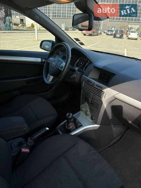 Універсал Opel Astra 2007 в Луцьку