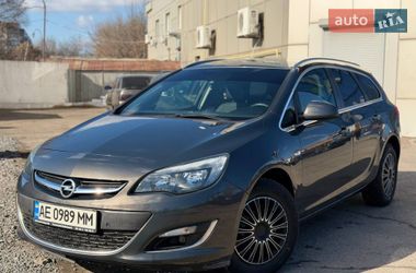 Универсал Opel Astra 2015 в Днепре