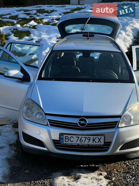 Универсал Opel Astra 2008 в Дублянах