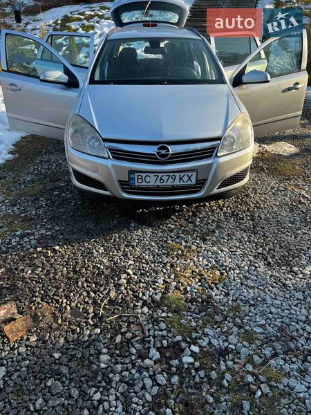 Универсал Opel Astra 2008 в Дублянах