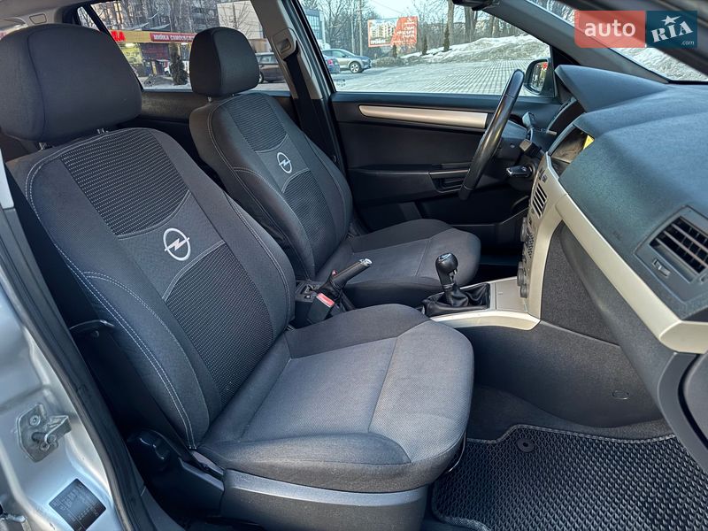 Універсал Opel Astra 2008 в Тернополі