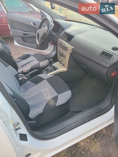 Универсал Opel Astra 2008 в Рожище