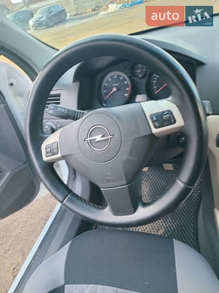 Универсал Opel Astra 2008 в Рожище
