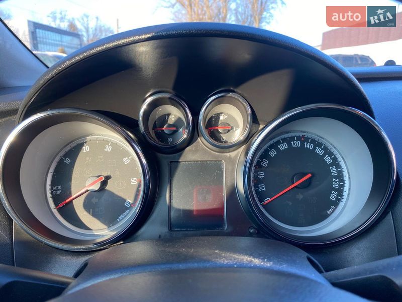 Универсал Opel Astra 2013 в Тернополе