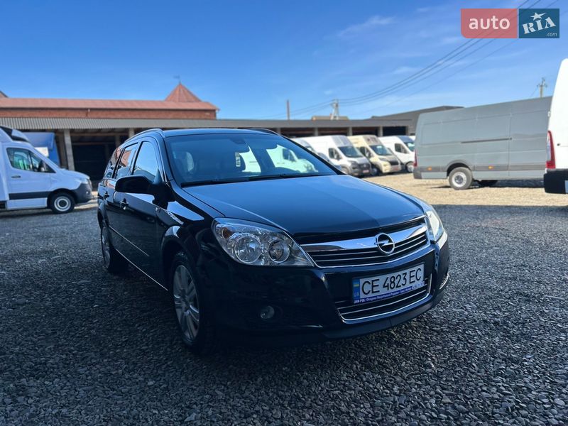 Универсал Opel Astra 2009 в Хусте