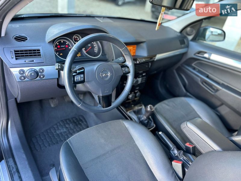 Универсал Opel Astra 2009 в Хусте