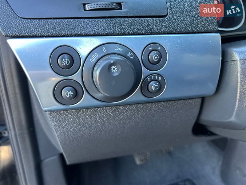 Универсал Opel Astra 2009 в Хусте