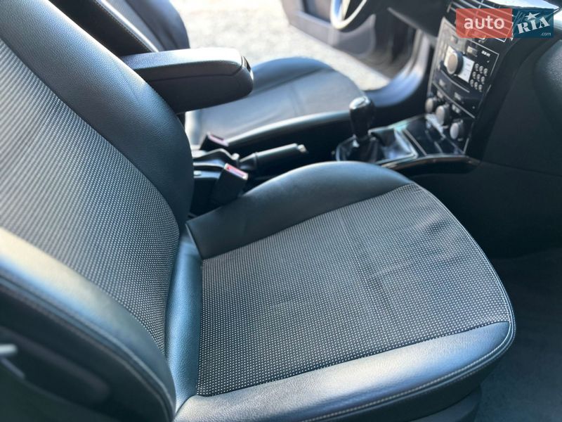 Универсал Opel Astra 2009 в Хусте