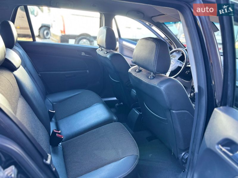 Универсал Opel Astra 2009 в Хусте