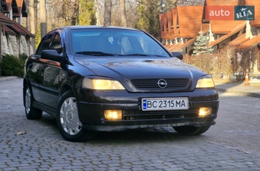 Седан Opel Astra 2006 в Львові