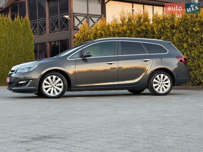 Универсал Opel Astra 2013 в Стрые