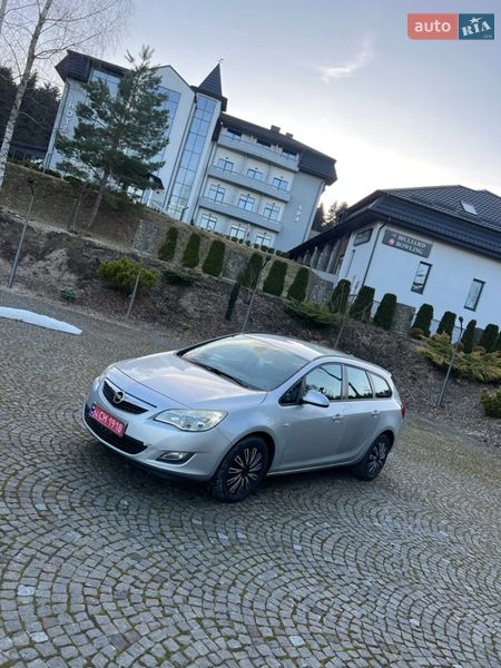 Універсал Opel Astra 2011 в Старому Самборі