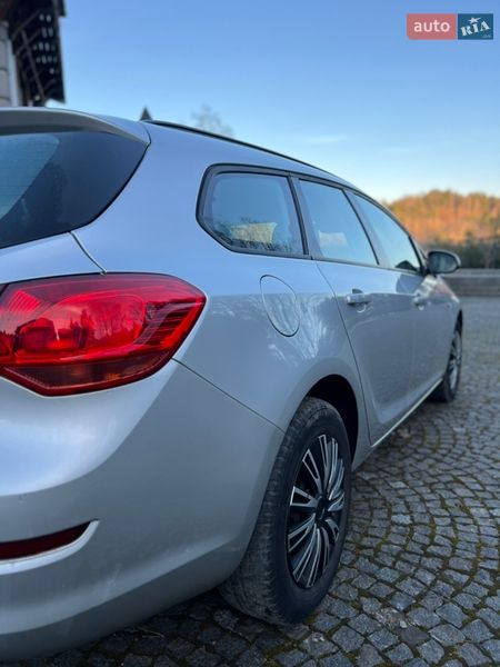 Універсал Opel Astra 2011 в Старому Самборі