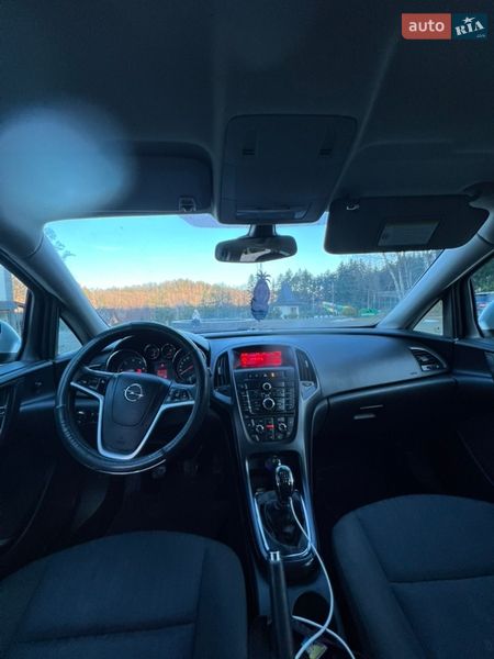 Універсал Opel Astra 2011 в Старому Самборі