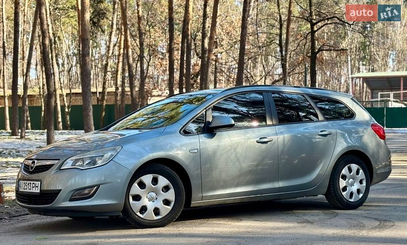 Opel Astra 2011 Opel Astra 2011