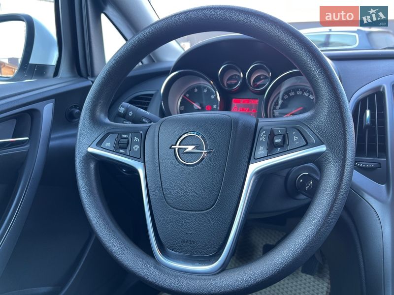 Универсал Opel Astra 2015 в Житомире