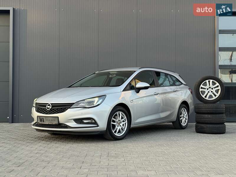 Універсал Opel Astra 2017 в Луцьку