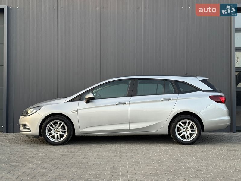 Універсал Opel Astra 2017 в Луцьку