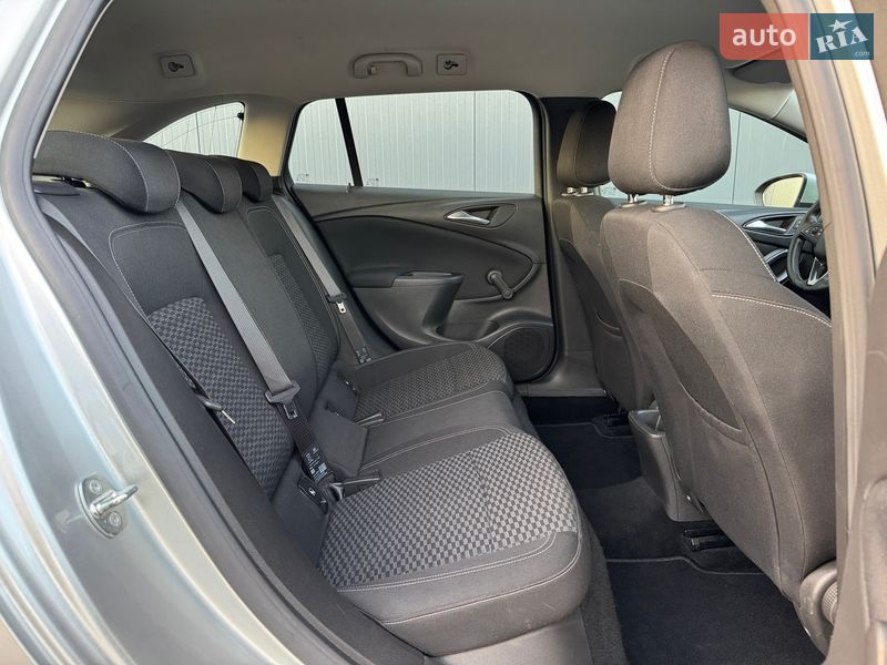 Універсал Opel Astra 2017 в Луцьку