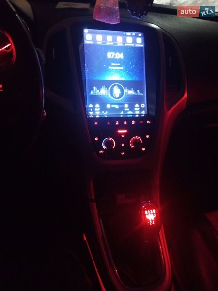 Універсал Opel Astra 2012 в Львові