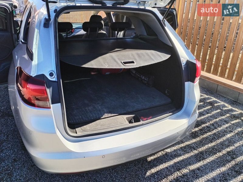 Универсал Opel Astra 2018 в Луцке