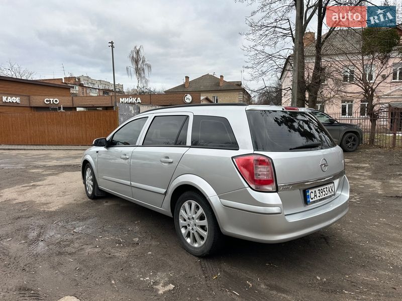 Универсал Opel Astra 2005 в Черкассах