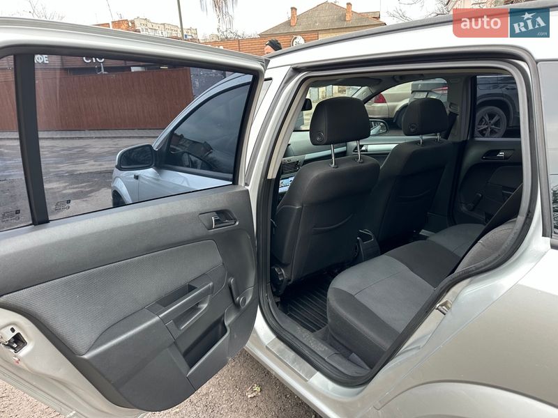 Универсал Opel Astra 2005 в Черкассах