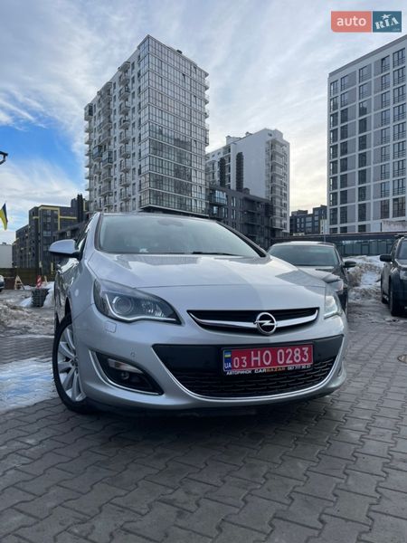 Хэтчбек Opel Astra 2013 в Львове