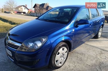 Універсал Opel Astra 2010 в Чернівцях