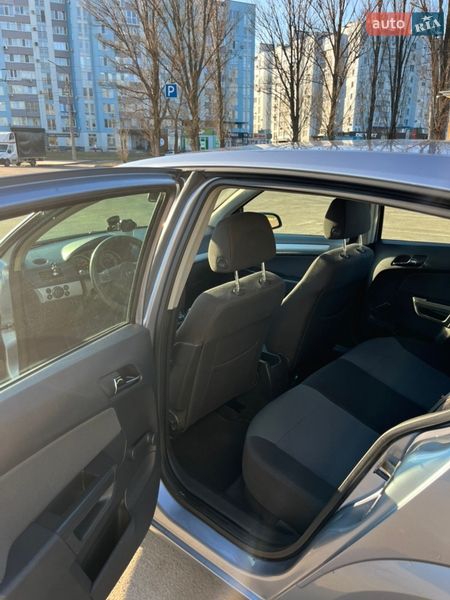 Хэтчбек Opel Astra 2005 в Черкассах