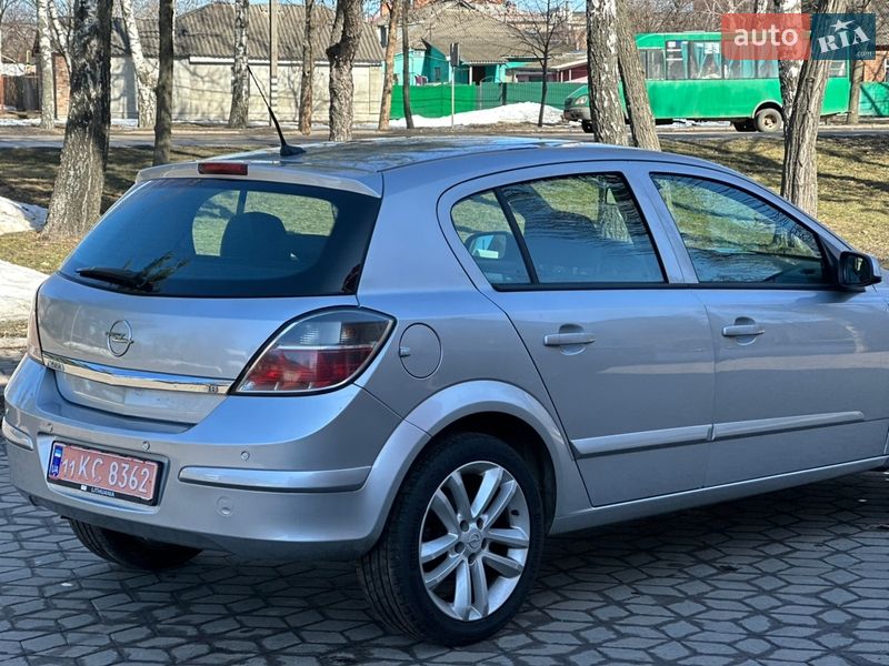 Хэтчбек Opel Astra 2007 в Лубнах