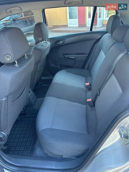 Хэтчбек Opel Astra 2007 в Лубнах
