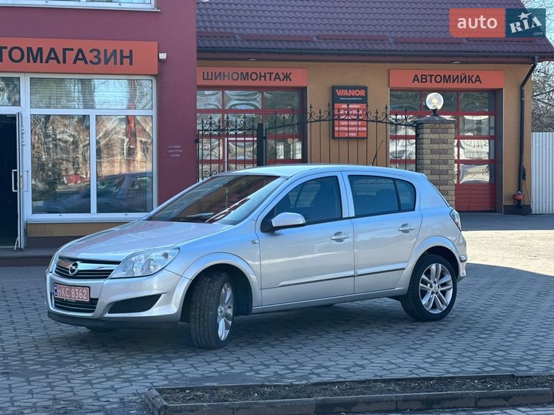 Хэтчбек Opel Astra 2007 в Лубнах