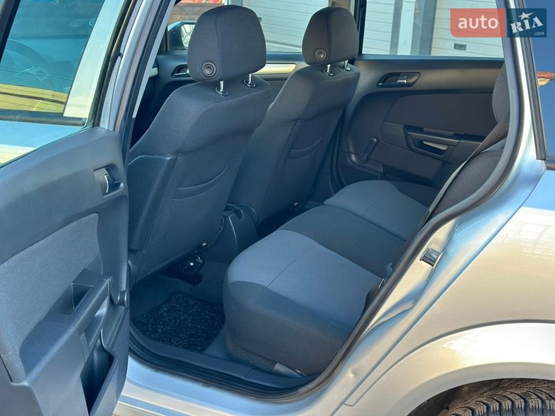 Универсал Opel Astra 2008 в Виннице