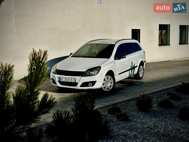 Універсал Opel Astra 2005 в Луцьку