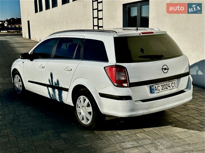 Універсал Opel Astra 2005 в Луцьку